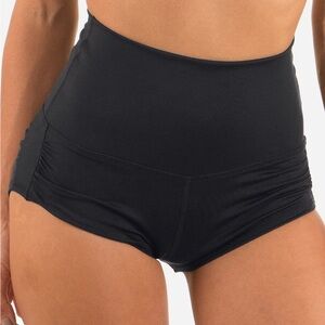 Mika yoga high waisted Betty shorts